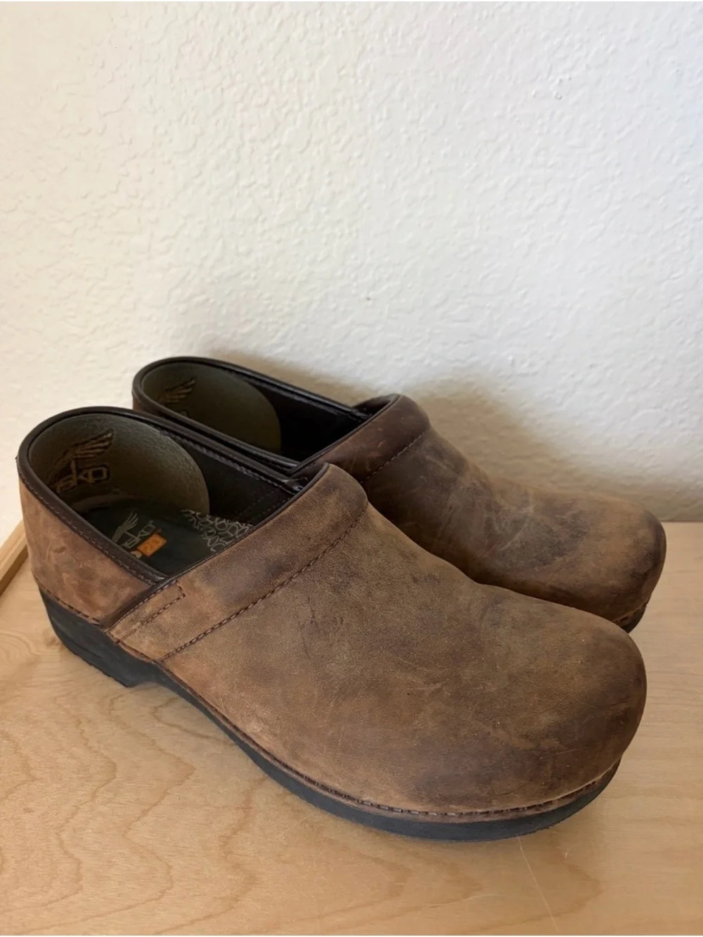 Dansko XP 2.0 size 45 Brown Leather Clogs